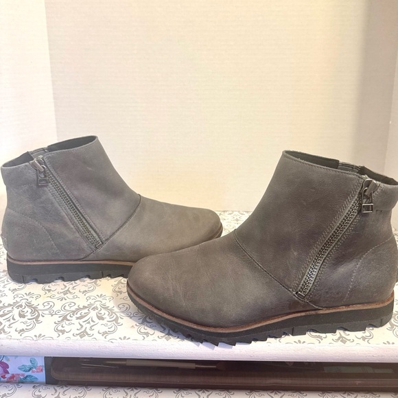 Sorel Harlow Waterproof Chelsea Zip Up Ankle
Boots Size 7.5 - Picture 10 of 10